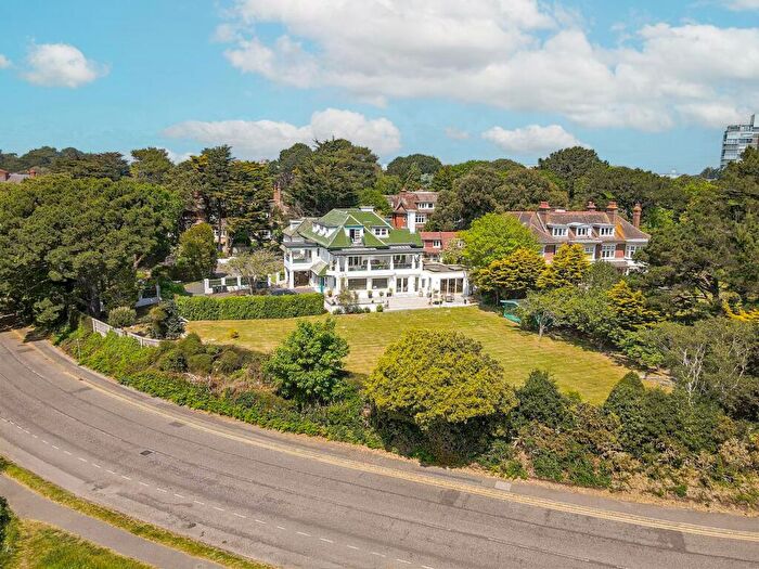 2 Bedroom Flat For Sale In West Overcliff Drive, Bournemouth, BH4