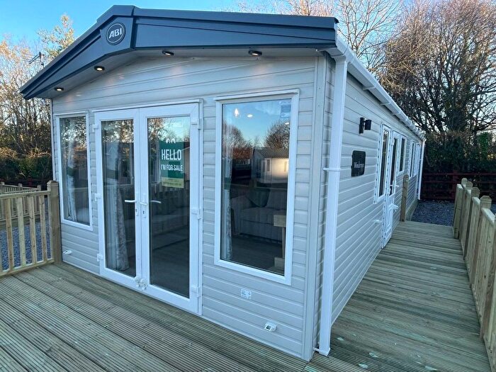 2 Bedroom Mobile/park Home For Sale In Cheriton Bishop, Exeter, EX6