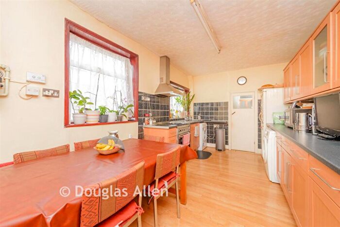 3 Bedroom Terraced House For Sale In Michigan Avenue, London, E12