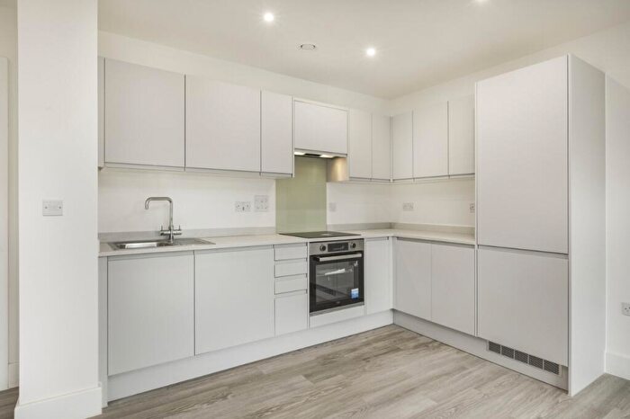 2 Bedroom Flat To Rent In Medway Street Chatham, ME4