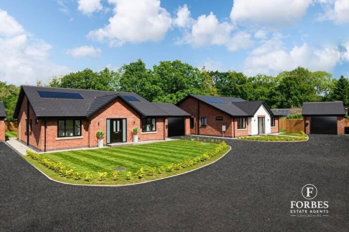 3 Bedroom Bungalow For Sale In Huntley Close, Preston New Road, Samlesbury, PR5
