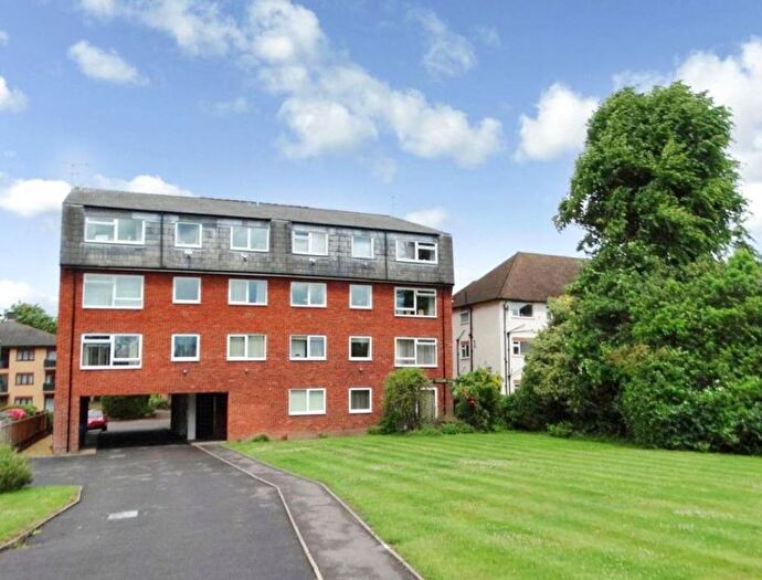 2 Bedroom Flat To Rent In Albemarle Road, Beckenham, London, BR3