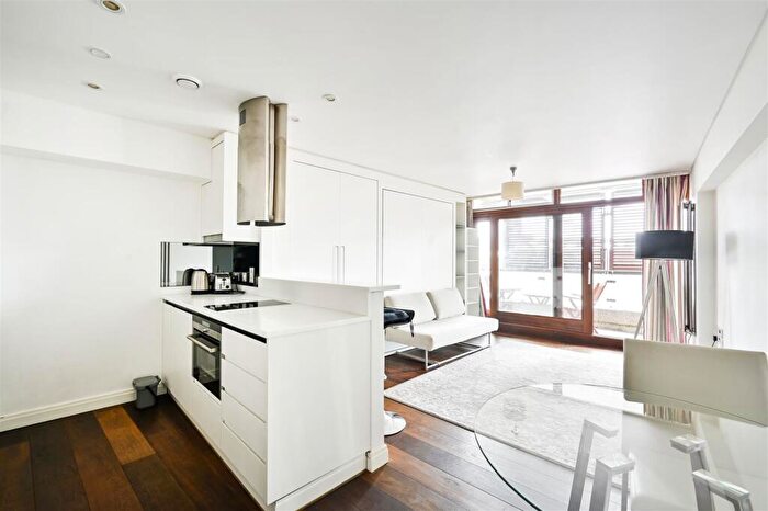 Studio To Rent In Frobisher Crescent, Barbican, London, EC2Y