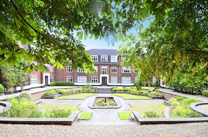 2 Bedroom Flat To Rent In Lawrie Park Road London, SE26