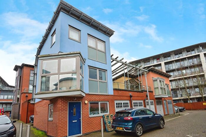 2 Bedroom Property For Sale In Bradshaw Close, Birmingham, B15