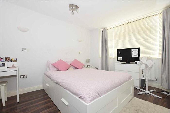 2 Bedroom Apartment To Rent In Rushgrove Avenue, London, NW9