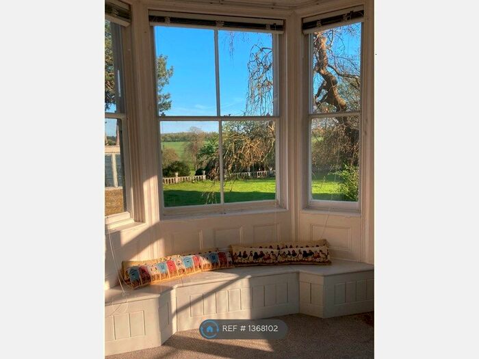 1 Bedroom Flat To Rent In The Street, Hartlip, ME9