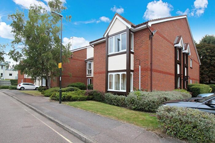 1 Bedroom Flat For Sale In Maunsell Park, Station Hill, Crawley, RH10