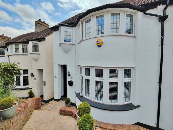 3 Bedroom House To Rent In Leigh Park Road, Leigh-On-Sea, SS9