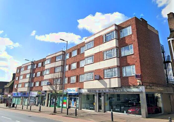 5 Bedroom Flat To Rent In Kennyland Court, Hendon Way, Hendon, NW4