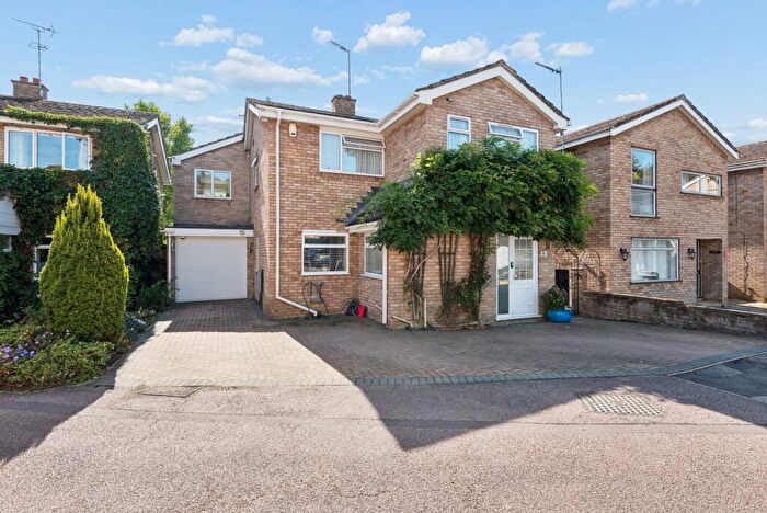 4 Bedroom Detached House For Sale In Hall End Close, Maulden, MK45