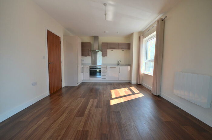 2 Bedroom Apartment To Rent In Marina Heights, Pearl Lane, Gillingham, ME7