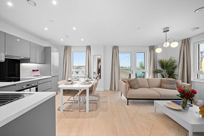 1 Bedroom Flat For Sale In Thames Road, London, E16