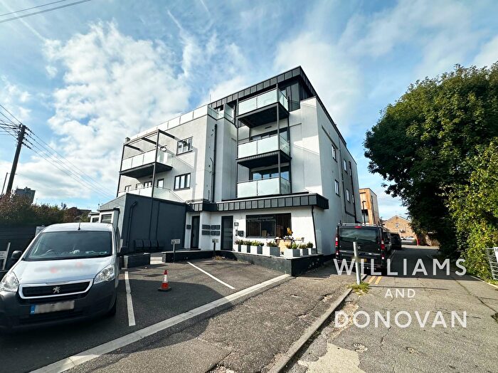 3 Bedroom Flat To Rent In Main Road, Hockley, SS5