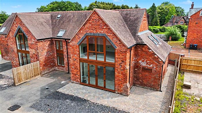 3 Bedroom House To Rent In Fallon Court, Tanworth-In-Arden, B94