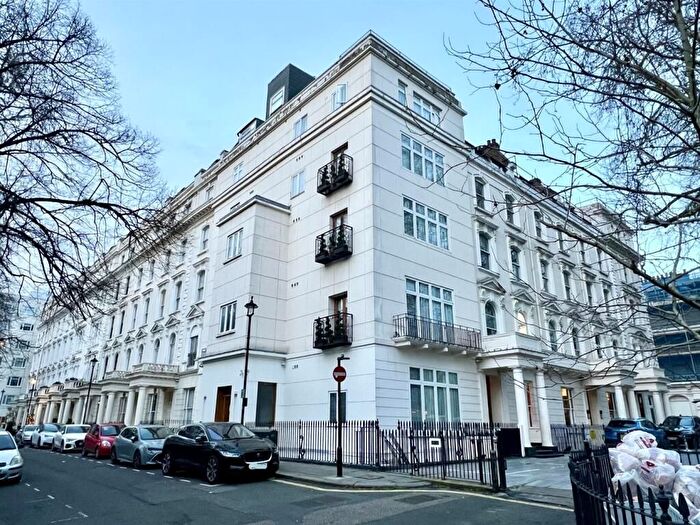 Studio To Rent In Paddington, London, W2