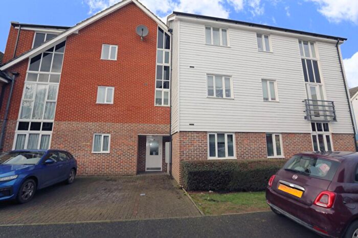 2 Bedroom Flat For Sale In George Stewart Avenue, Faversham, ME13