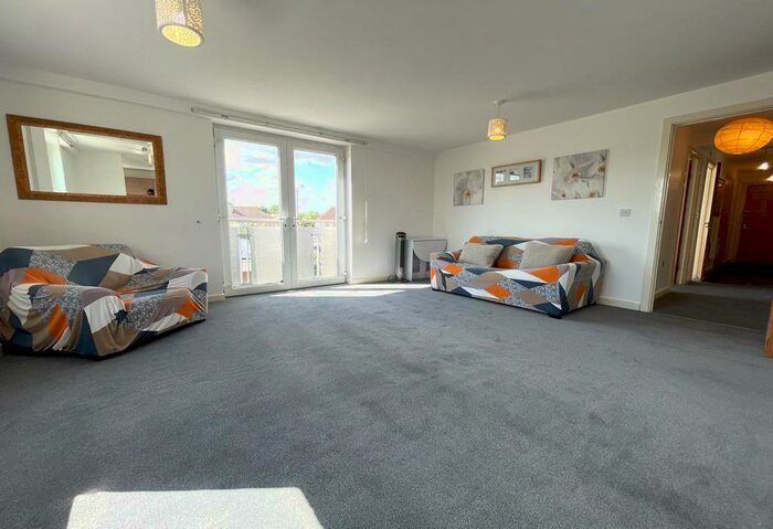 2 Bedroom Apartment To Rent In Quadrivium Point, Slough, Berkshire, SL1