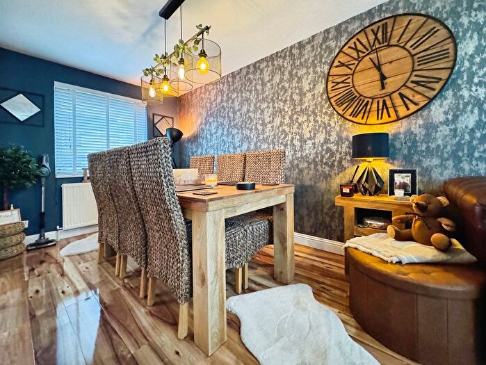 3 Bedroom Terraced House For Sale In Wendur Way, Paisley, PA3