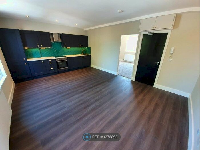 1 Bedroom Flat To Rent In Amhurst Road, London, N16