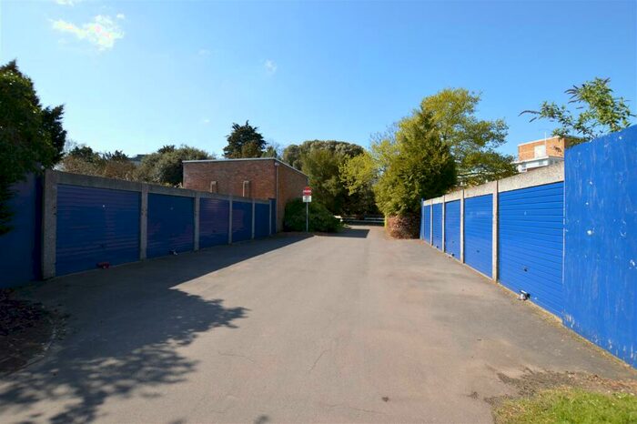 Garage / Parking To Rent In Garage Whiteknights Road, RG6