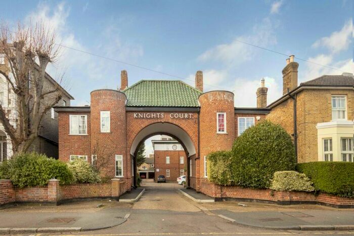 3 Bedroom Flat To Rent In Knights Park, Kingston, KT1