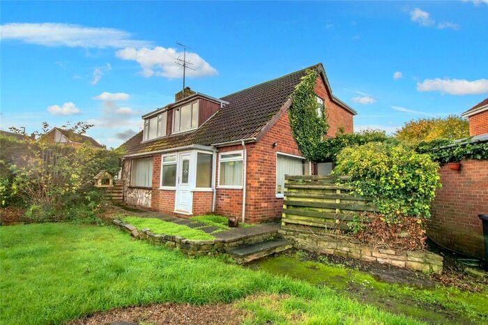 4 Bedroom Semi-Detached House For Sale In Woodlands Avenue, Tadcaster, LS24