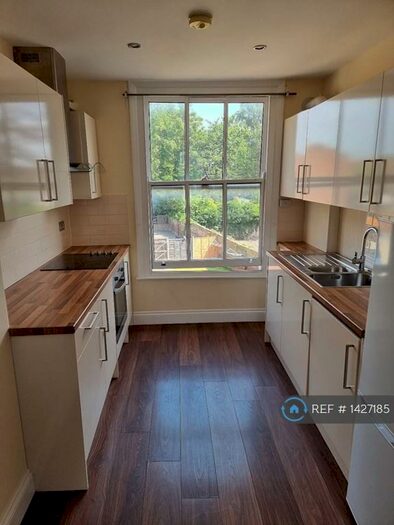 Studio To Rent In Kalima Court, Edmonton, N9