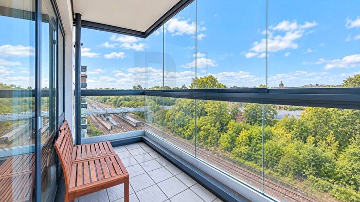 1 Bedroom Flat For Sale In Station Road, London, N11
