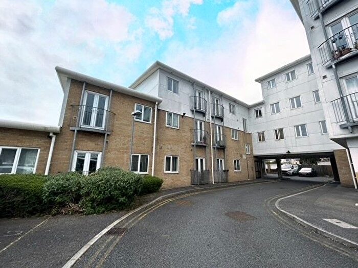 Studio To Rent In Point, Bournemouth, BH8