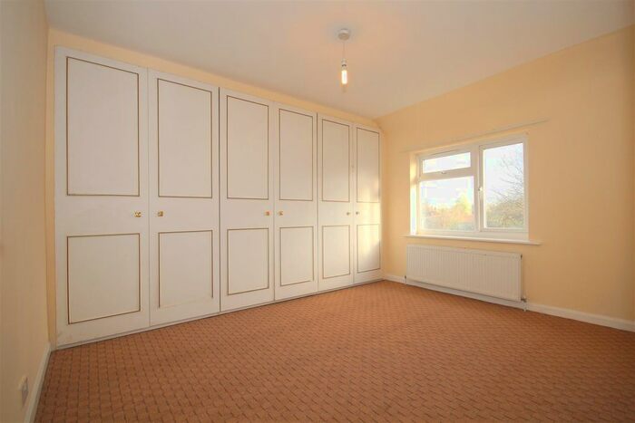 4 Bedroom Semi-Detached House To Rent In St Andrews Road, East Acton W3