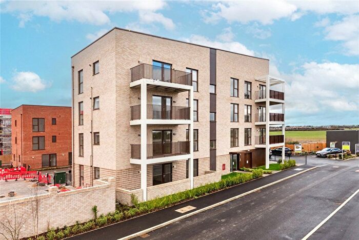 2 Bedroom Flat To Rent In Genome Close, Cambridge, Cambridgeshire, CB3