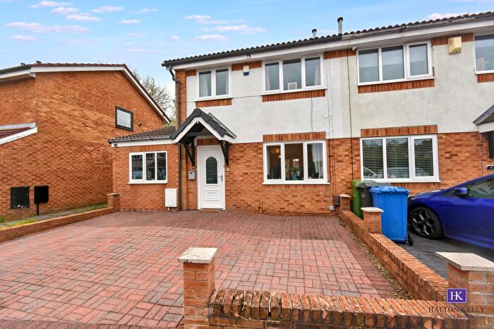 4 Bedroom Semi Detached House For Sale In Holyhead Close, Callands, WA5