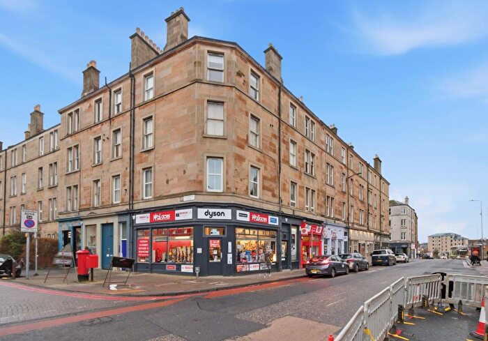 2 Bedroom Flat For Sale In Caledonian Place, Edinburgh, EH11