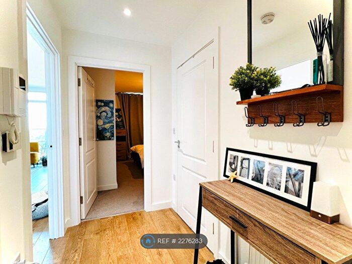 1 Bedroom Flat To Rent In Chorley Court, London, E14