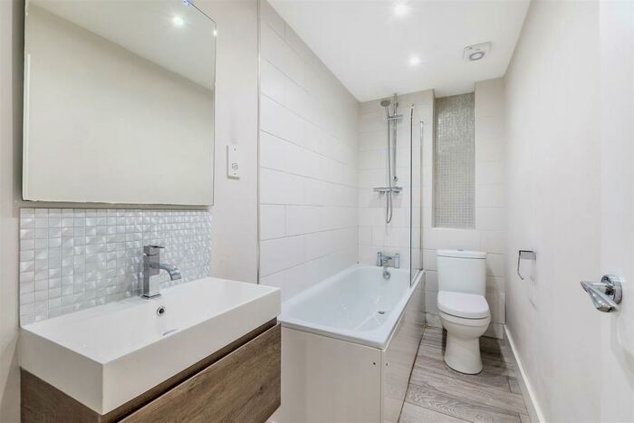 1 Bedroom Flat To Rent In Coldharbour Lane, London, SE5