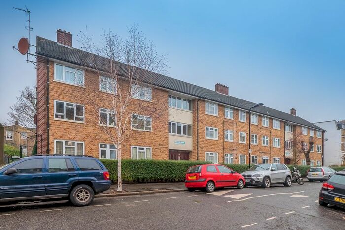3 Bedroom Flat To Rent In Darville Road, Stoke Newington, N16