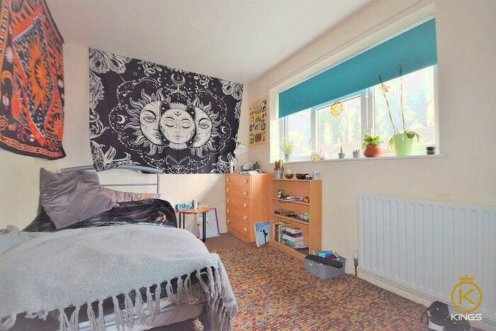 4 Bedroom End Of Terrace House To Rent In Greville Close, Guildford, GU2