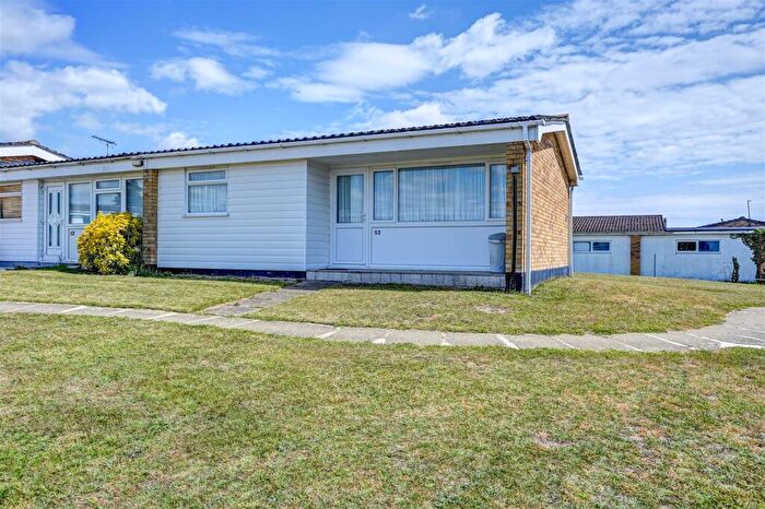 2 Bedroom Chalet For Sale In Butt Lane, Burgh Castle, NR31