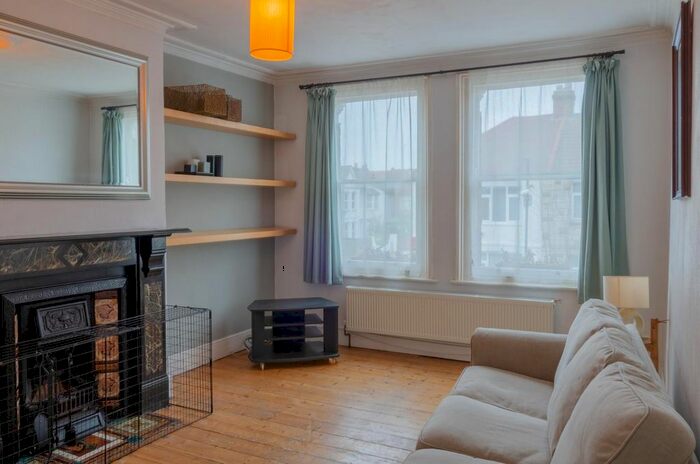 3 Bedroom Flat To Rent In Sirdar Road, London, N22