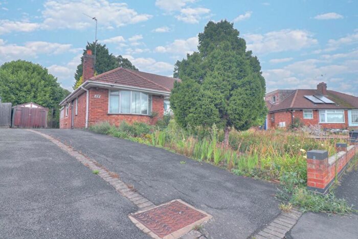 2 Bedroom Semi-Detached Bungalow For Sale In Rutland Drive, Leicester, LE4