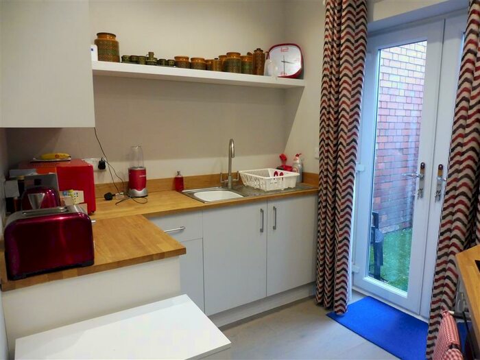 2 Bedroom House To Rent In Manworthy Road, Bristol, BS4