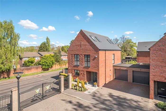 5 Bedroom Detached House For Sale In The Woodlarks, Bagshot, Surrey, GU19