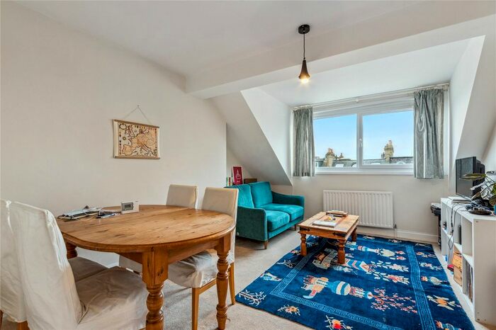 2 Bedroom Flat To Rent In Sinclair Road, London, W14
