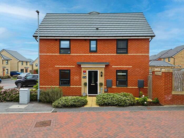 3 Bedroom Semi-Detached House For Sale In Mayfield Drive, Waverley, S60