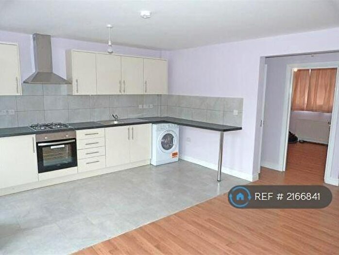 1 Bedroom Flat To Rent In First Floor, Rayners Lane, HA5