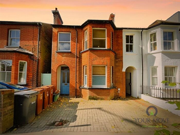 Flat To Rent In Granville Road, St. Albans, Hertfordshire, AL1