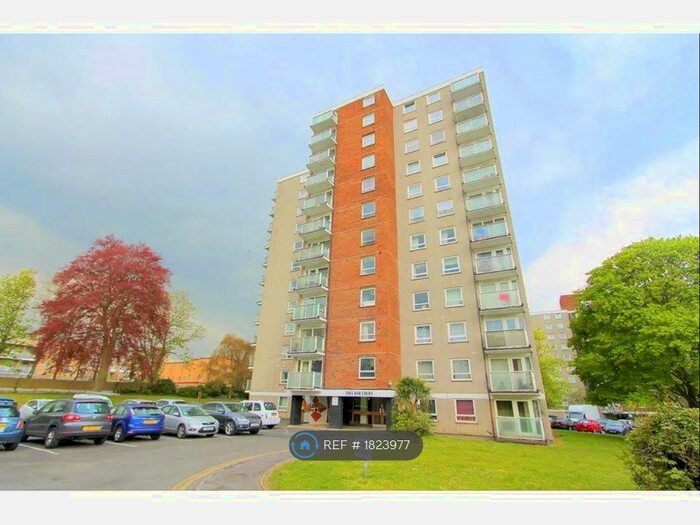 2 Bedroom Flat To Rent In Basinghall Gardens, Sutton, SM2