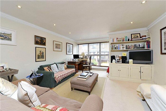 4 Bedroom Mews To Rent In Condray Place, Battersea, London, SW11