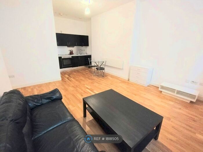 1 Bedroom Flat To Rent In Tayson House, Bradford, BD1
